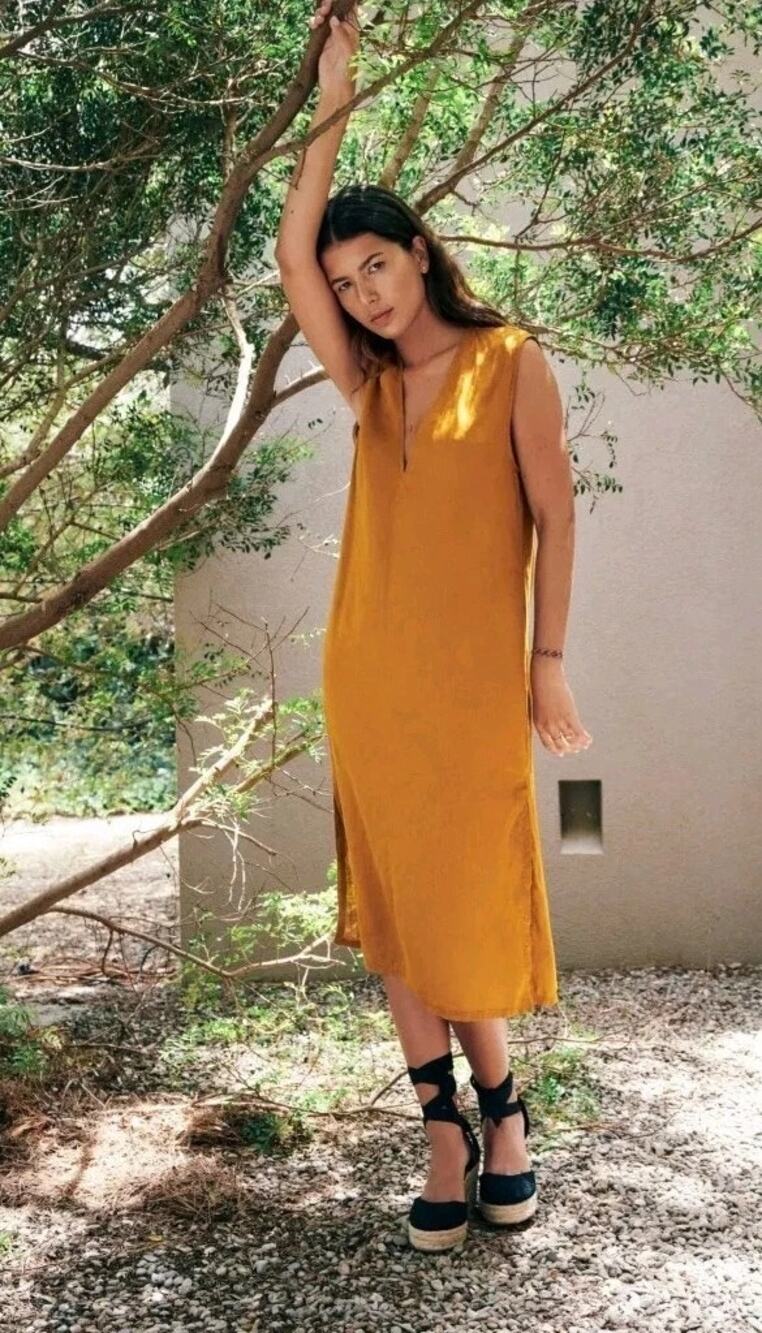 Zara XL  midi dress V-neckline side slits 100% Linen rust lagen look minimalist